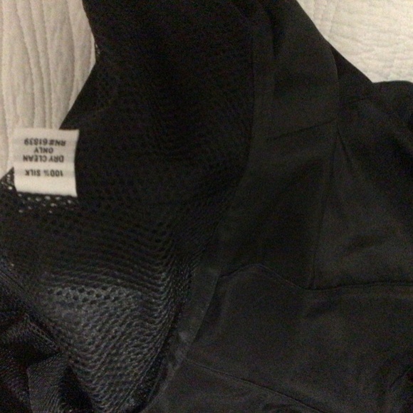 Size 4 Ricki Freeman Teri Jon 100% cream silk jacket and100% black silk skirt - Picture 4 of 5